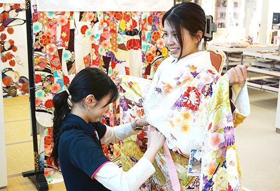 成人式振袖レンタル、ママ振り、卒業式袴レンタルなら、富山・福井のスーパーときめき